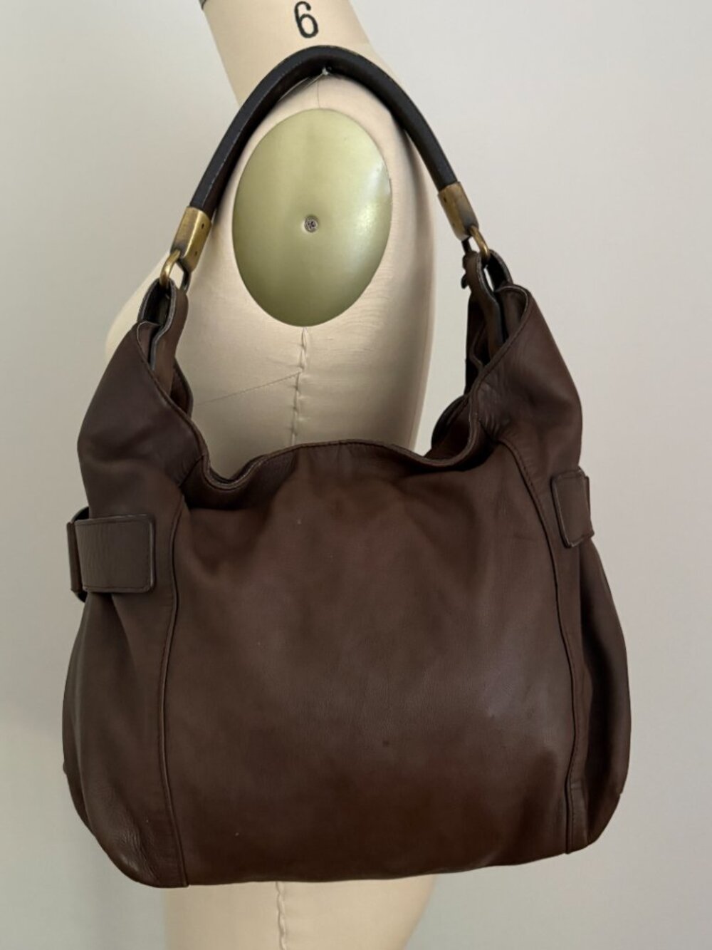Stuart Weitzman Vintage Brown Leather Slouchy Hobo Shoulder Bag SW Charm Luxury - Picture 3 of 14